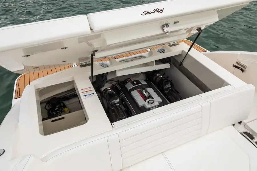 2024 Sea Ray SPX 230 Image Thumbnail #3