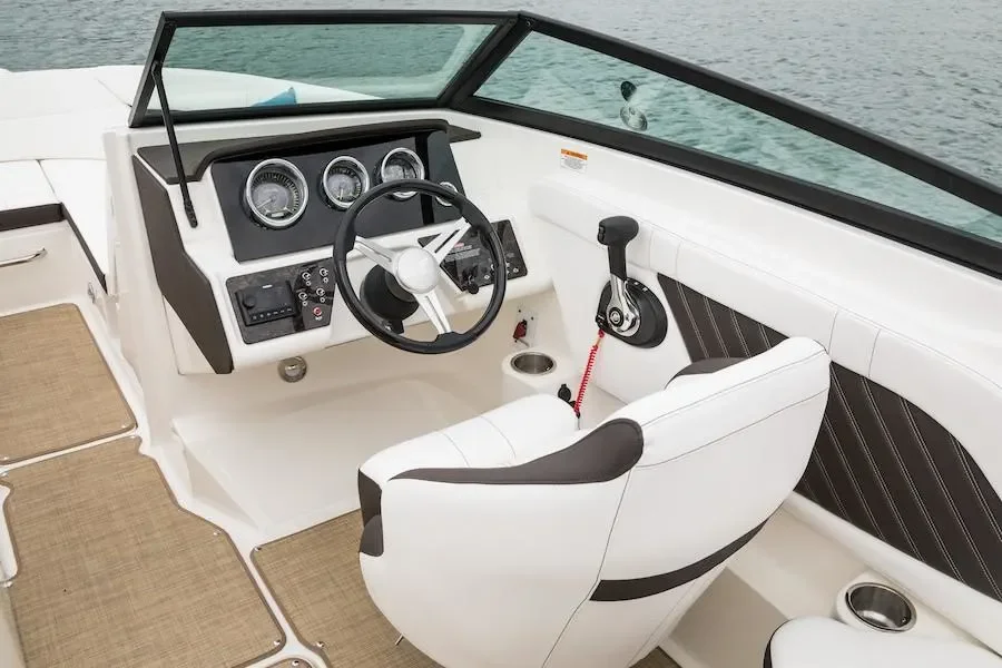 2024 Sea Ray SPX 230 Image Thumbnail #4