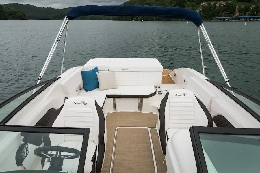 2024 Sea Ray SPX 230 Image Thumbnail #5