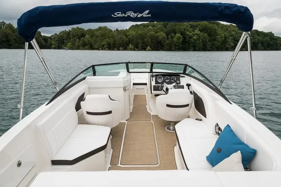 2024 Sea Ray SPX 230 Image Thumbnail #7