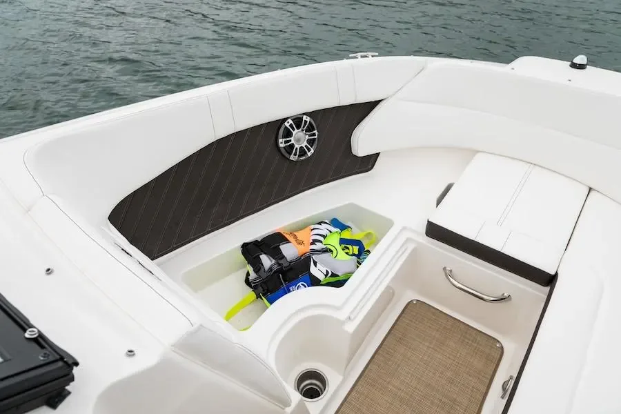2024 Sea Ray SPX 230 Image Thumbnail #10