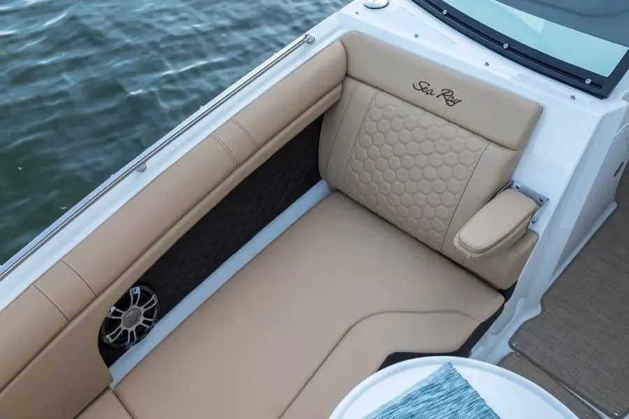 2023 Sea Ray SDX 270 Image Thumbnail #5