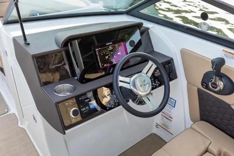 2023 Sea Ray SDX 270 Image Thumbnail #6