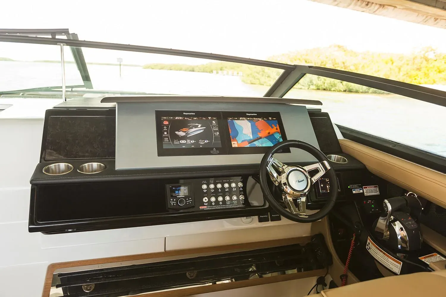 2026 Sea Ray SLX 400 Outboard Image Thumbnail #6