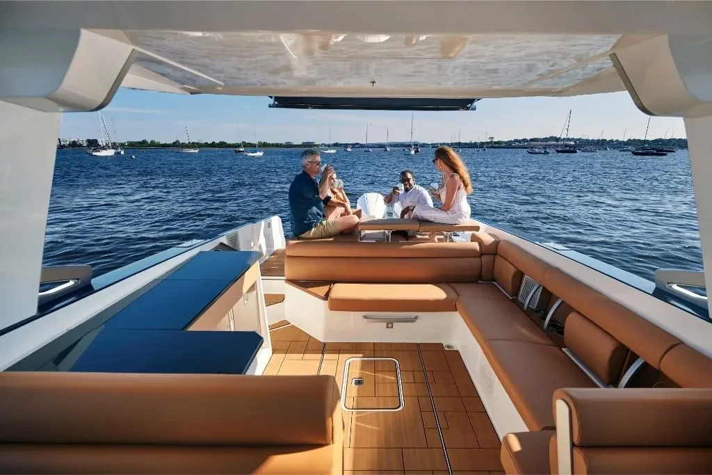 2025 Aviara AV36 Outboard Image Thumbnail #3