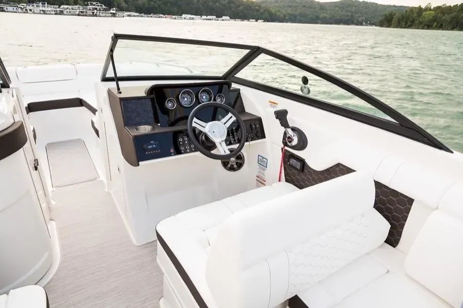 2023 Sea Ray SDX 270 Outboard Image Thumbnail #4
