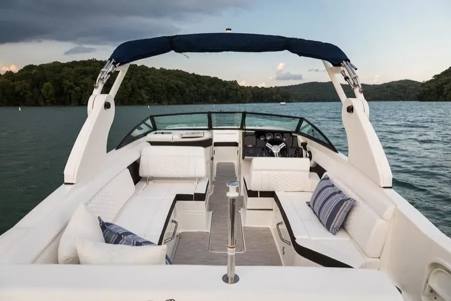2023 Sea Ray SDX 270 Outboard Image Thumbnail #6