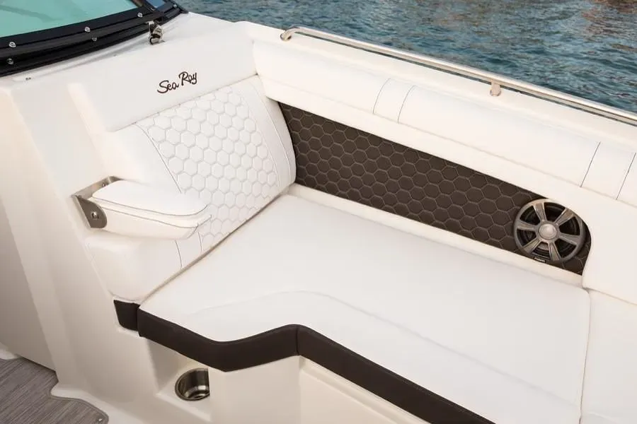 2023 Sea Ray SDX 270 Outboard Image Thumbnail #10