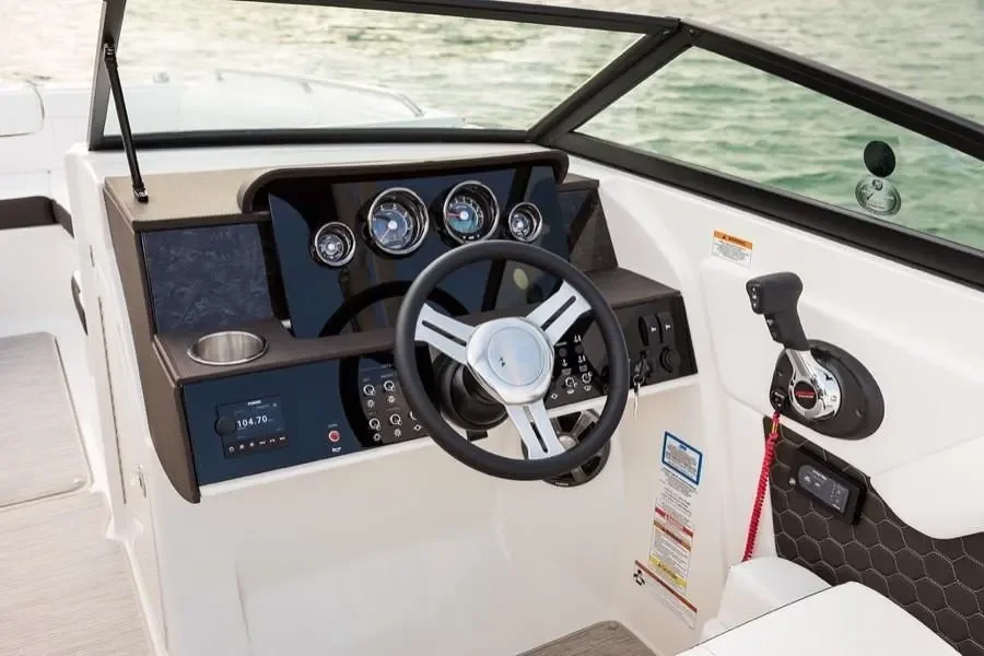 2024 Sea Ray SDX 270 Outboard Image Thumbnail #3
