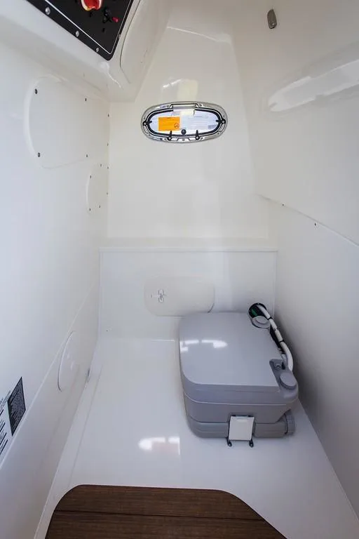 2023 Boston Whaler 270 Dauntless Image Thumbnail #20