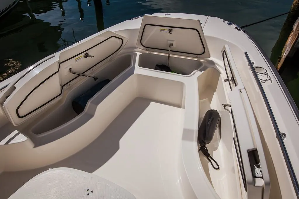 2023 Boston Whaler 270 Dauntless Image Thumbnail #31