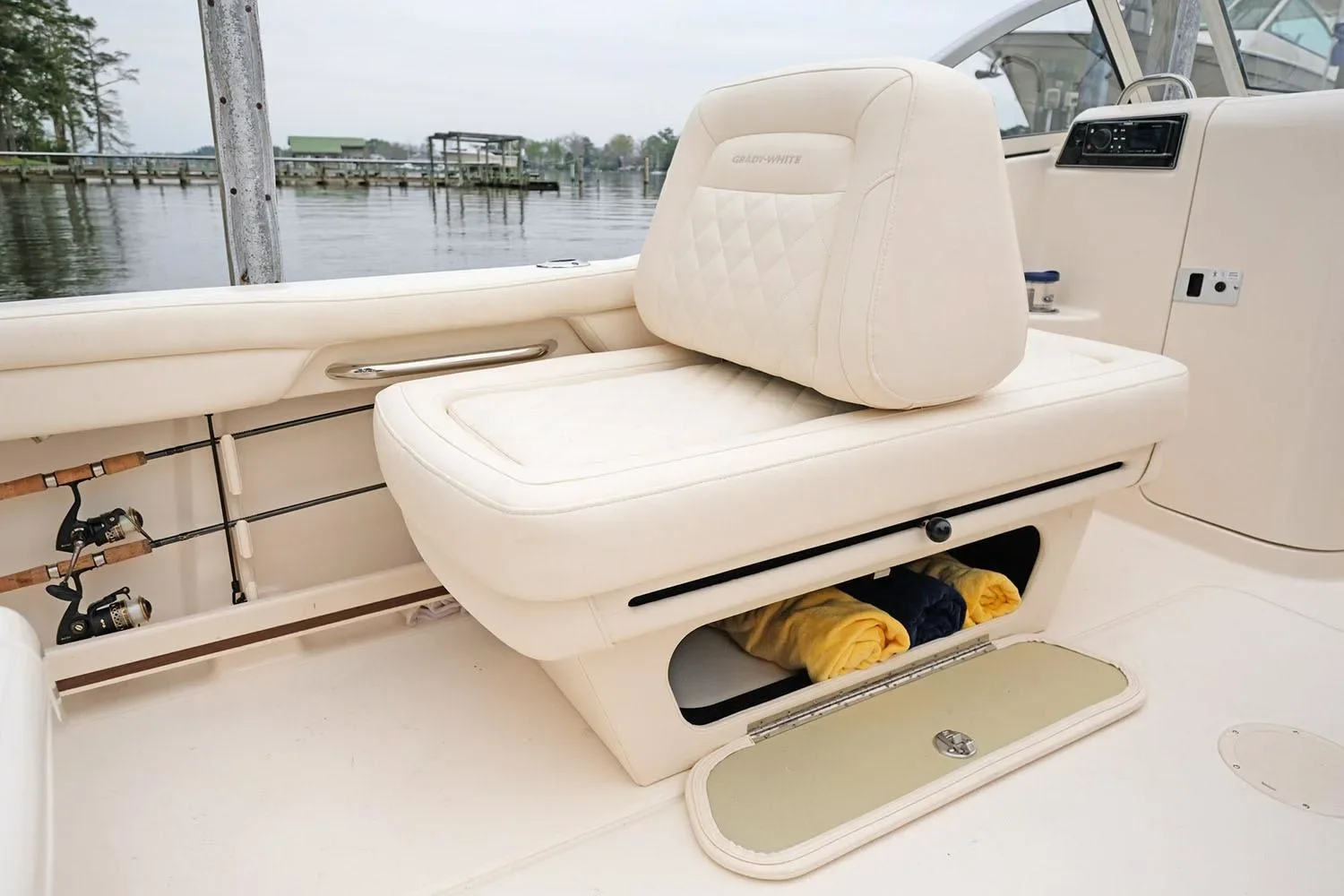 2026 Grady-White Freedom 215 Image Thumbnail #7
