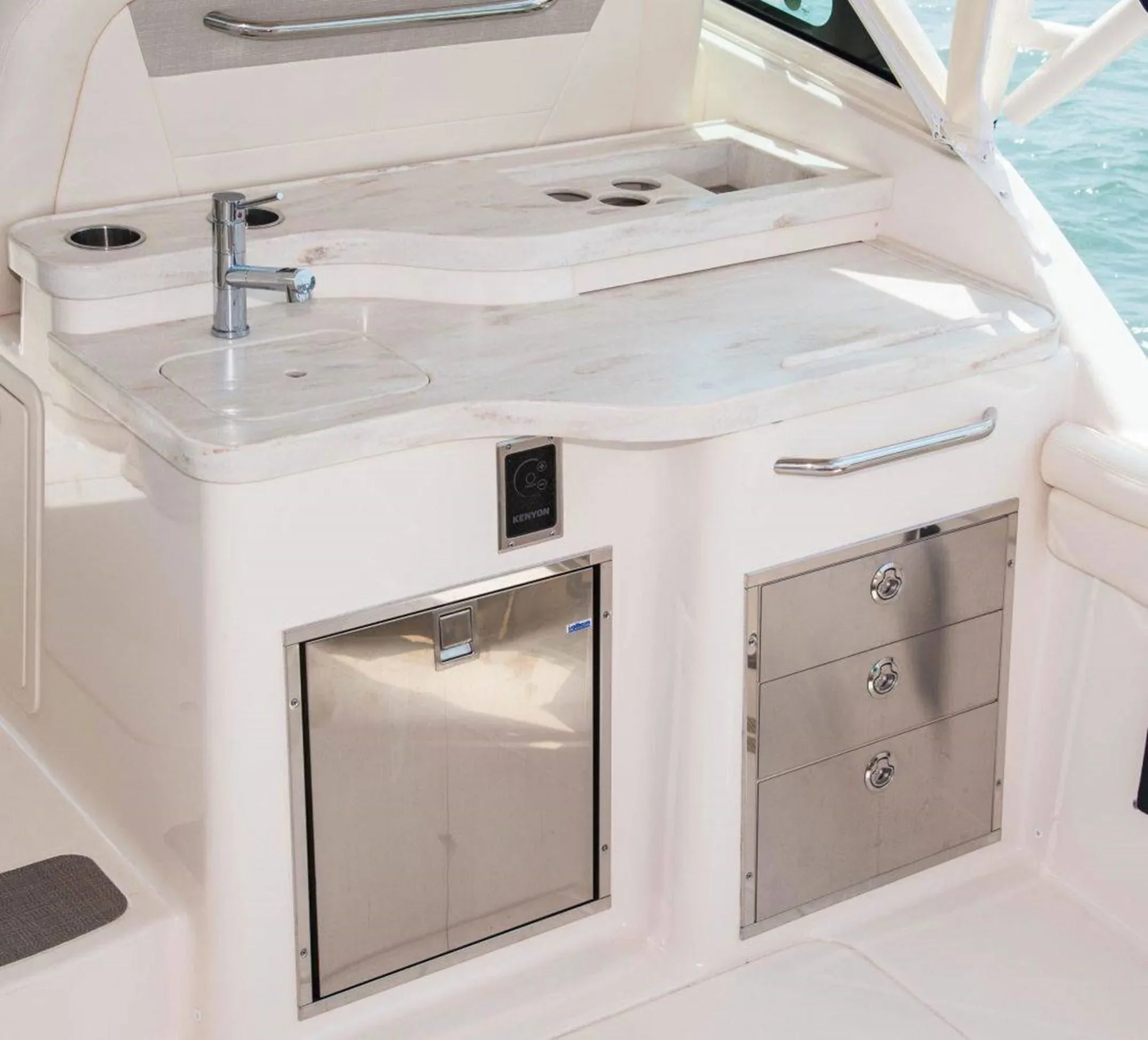 2026 Grady-White Freedom 375 Image Thumbnail #12