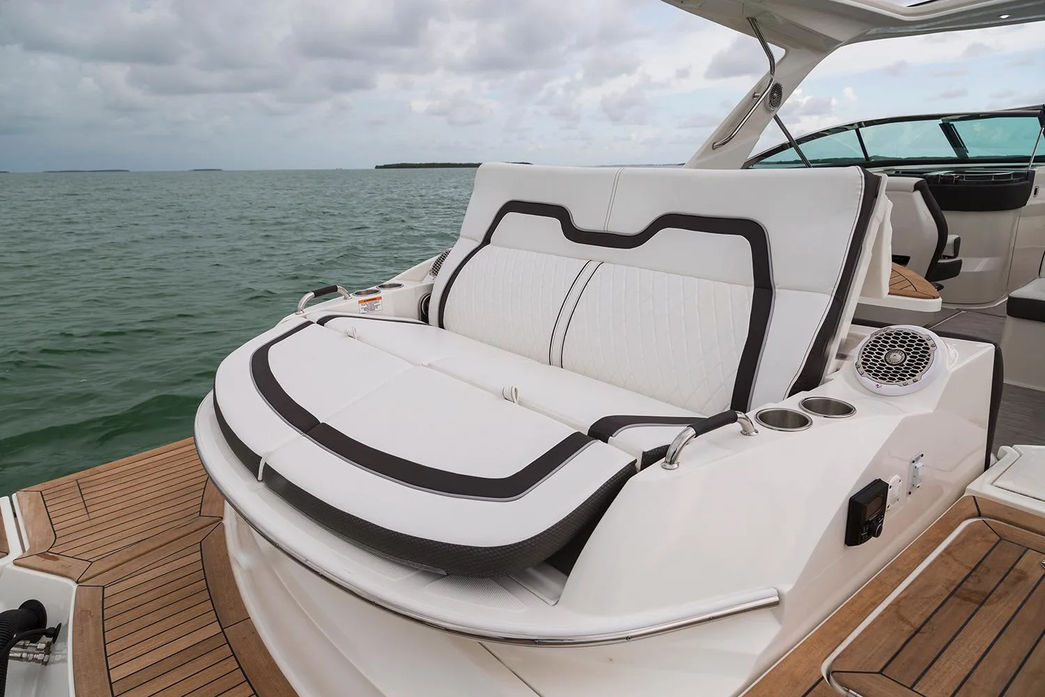 2017 Sea Ray SLX 350 OB Image Thumbnail #14