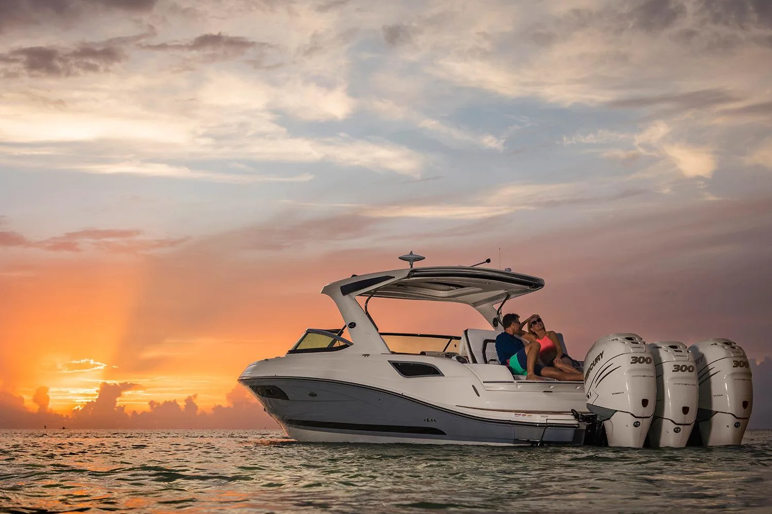 2017 Sea Ray SLX 350 OB Image Thumbnail #3