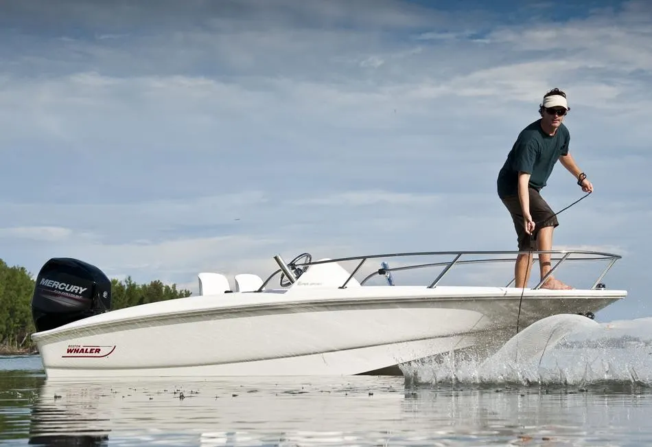 2018 Boston Whaler 150 Super Sport Image Thumbnail #1