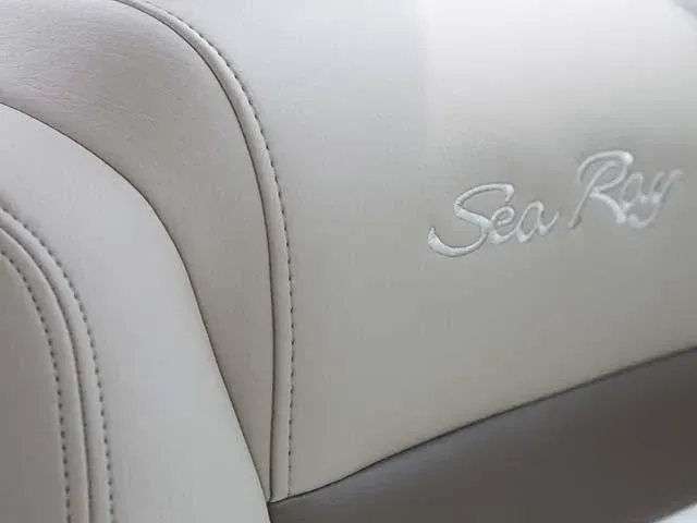 2014 Sea Ray 300 SLX Image Thumbnail #7