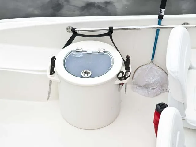 2017 Boston Whaler 150 Super Sport Image Thumbnail #25