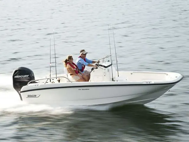 2017 Boston Whaler 170 Dauntless Image Thumbnail #11