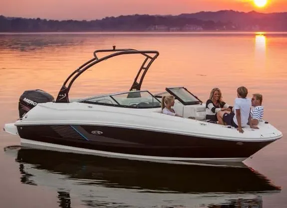 2016 Sea Ray 240 Sundeck Outboard Image Thumbnail #1