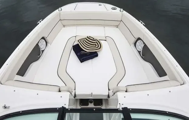 2016 Sea Ray 240 Sundeck Outboard Image Thumbnail #3