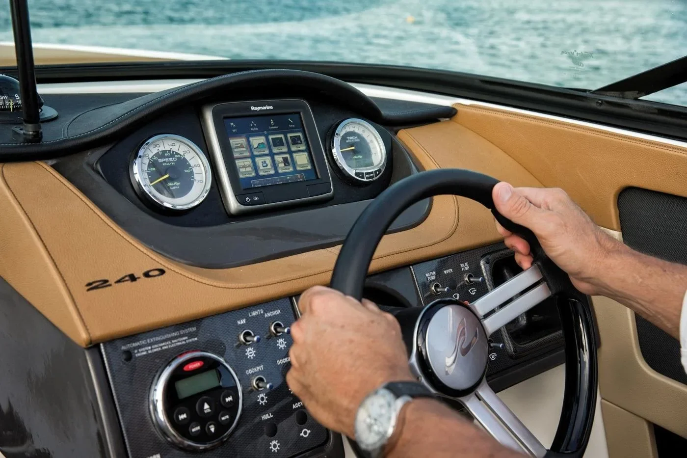 2016 Sea Ray 240 Sundeck Image Thumbnail #16