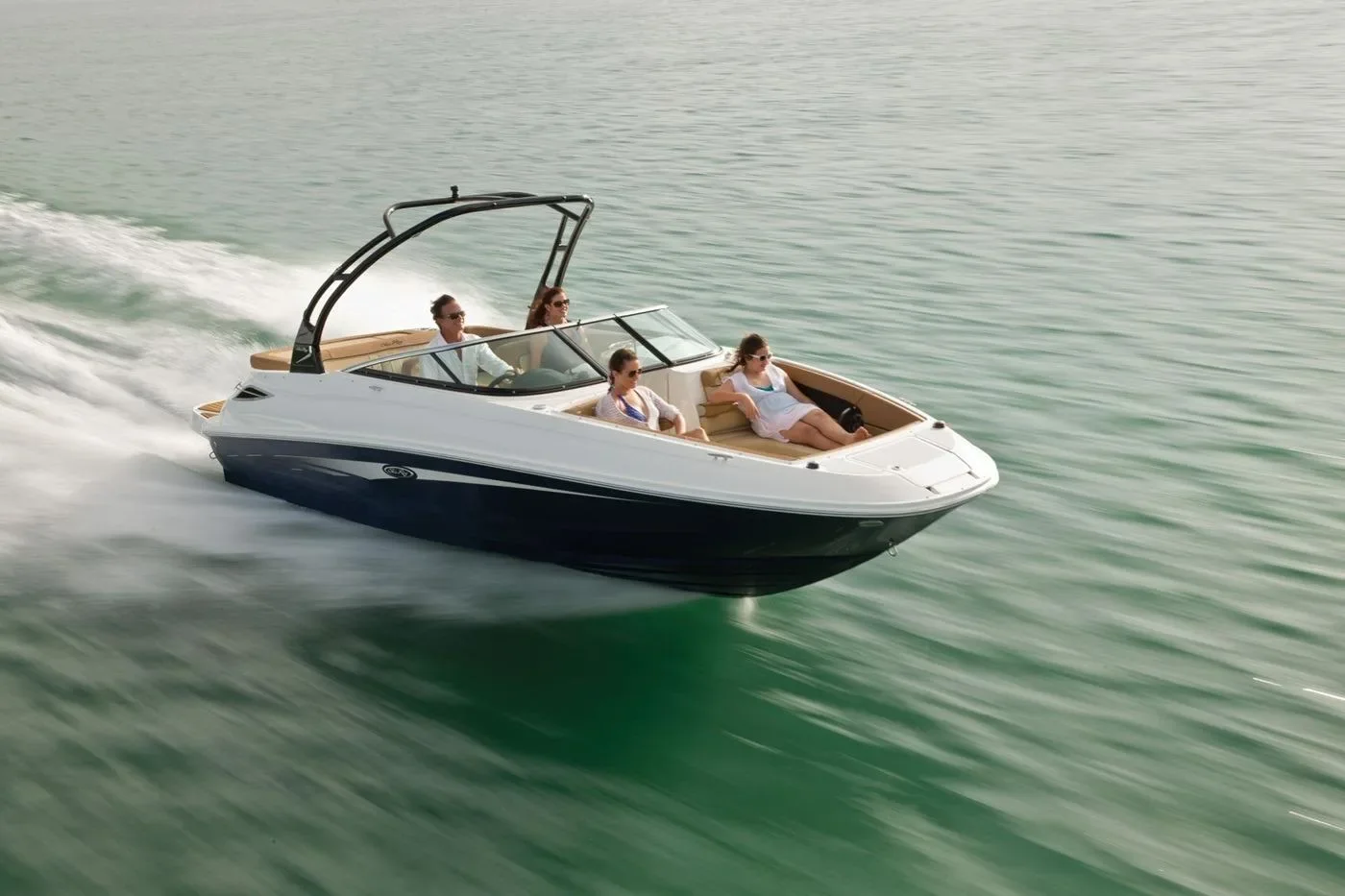 2016 Sea Ray 240 Sundeck Image Thumbnail #3