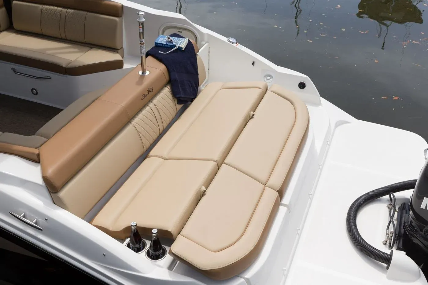 2016 Sea Ray 270 Sundeck Outboard Image Thumbnail #25