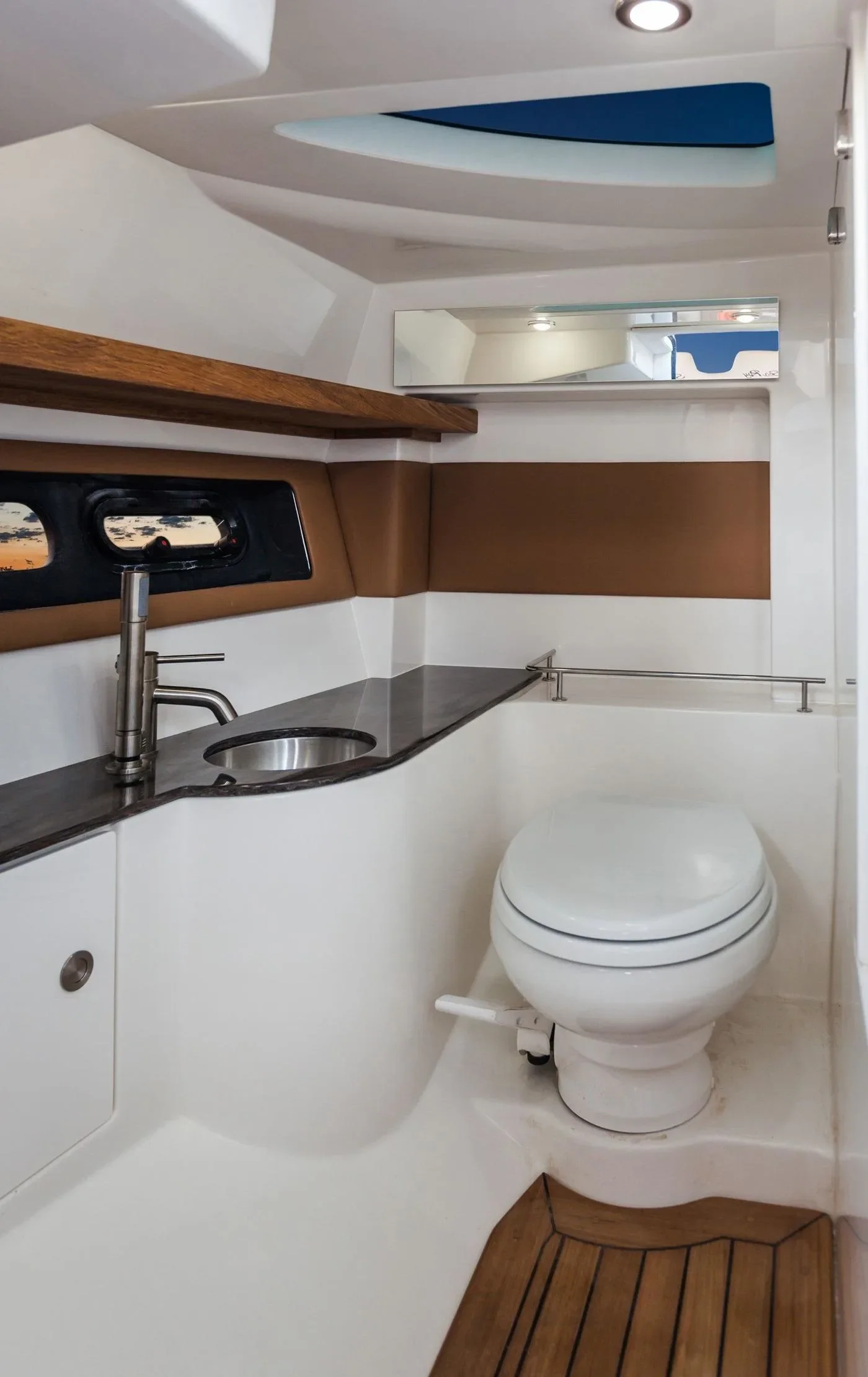 2016 Sea Ray 350 SLX Image Thumbnail #29