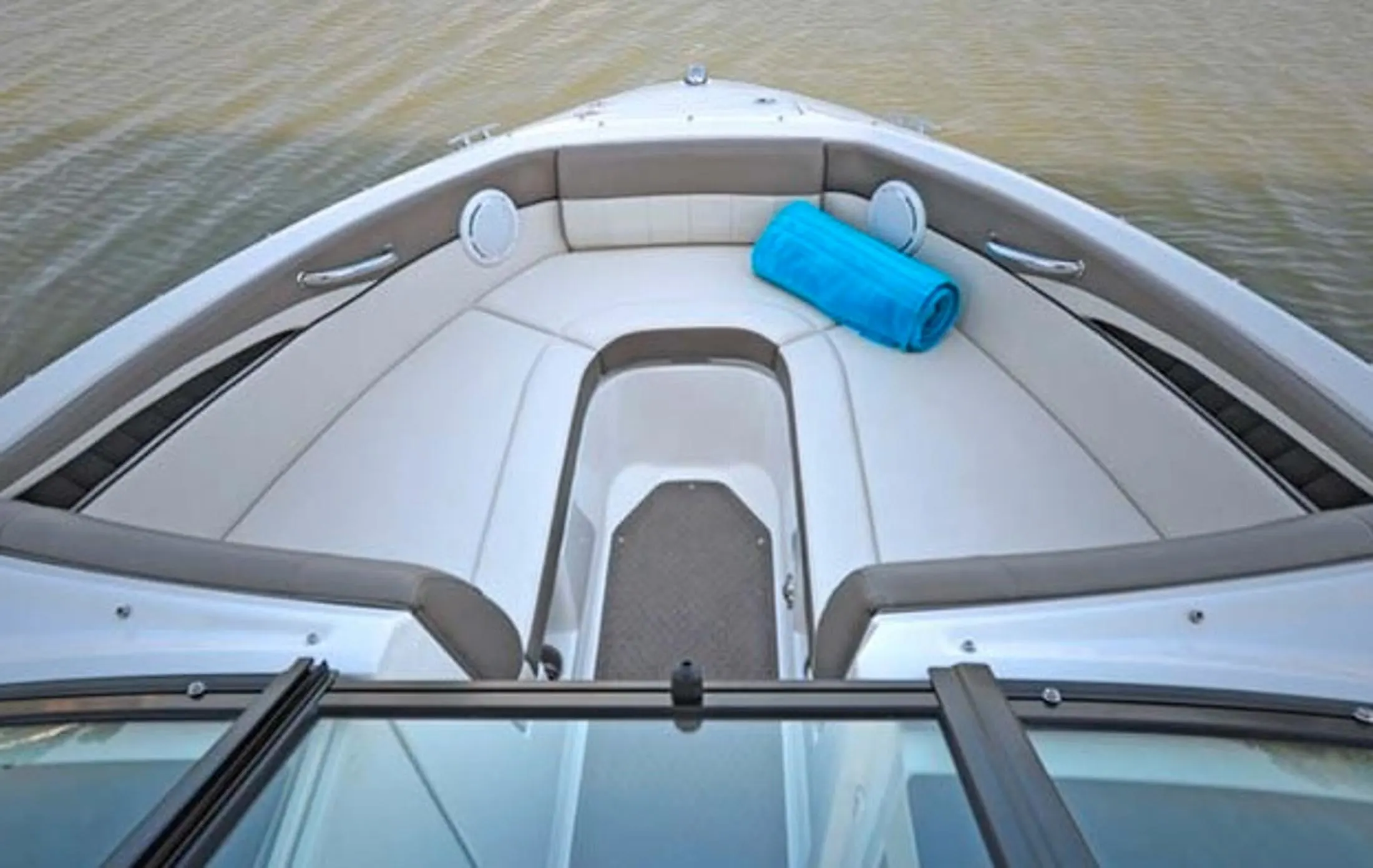 2015 Sea Ray 230 SLX Image Thumbnail #3