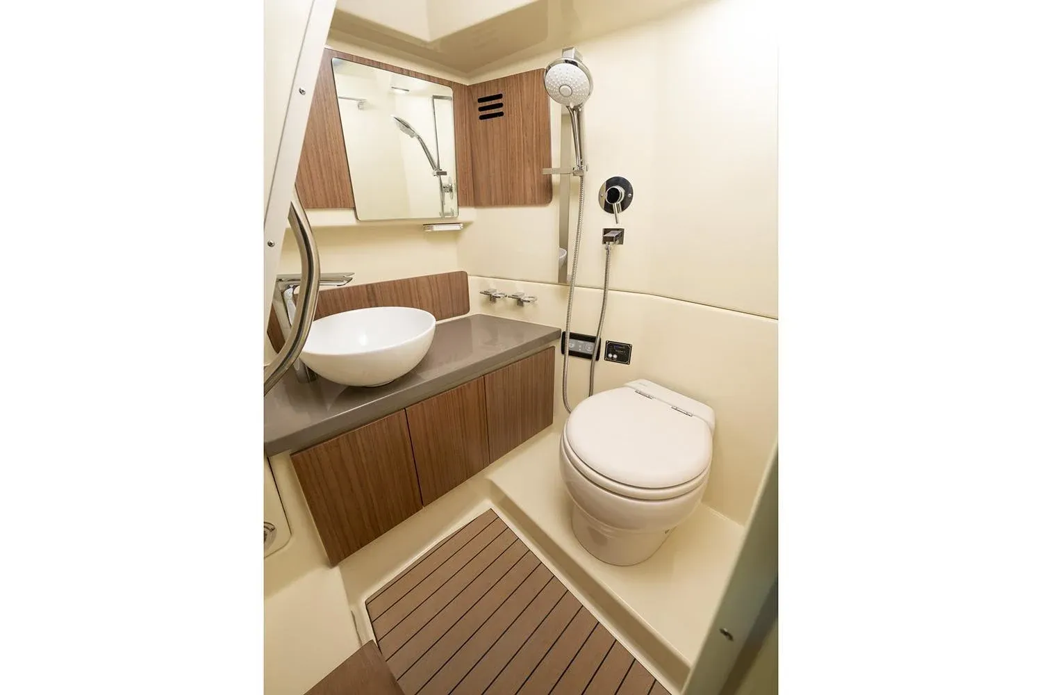 2025 Chris-Craft Calypso 35 Image Thumbnail #19