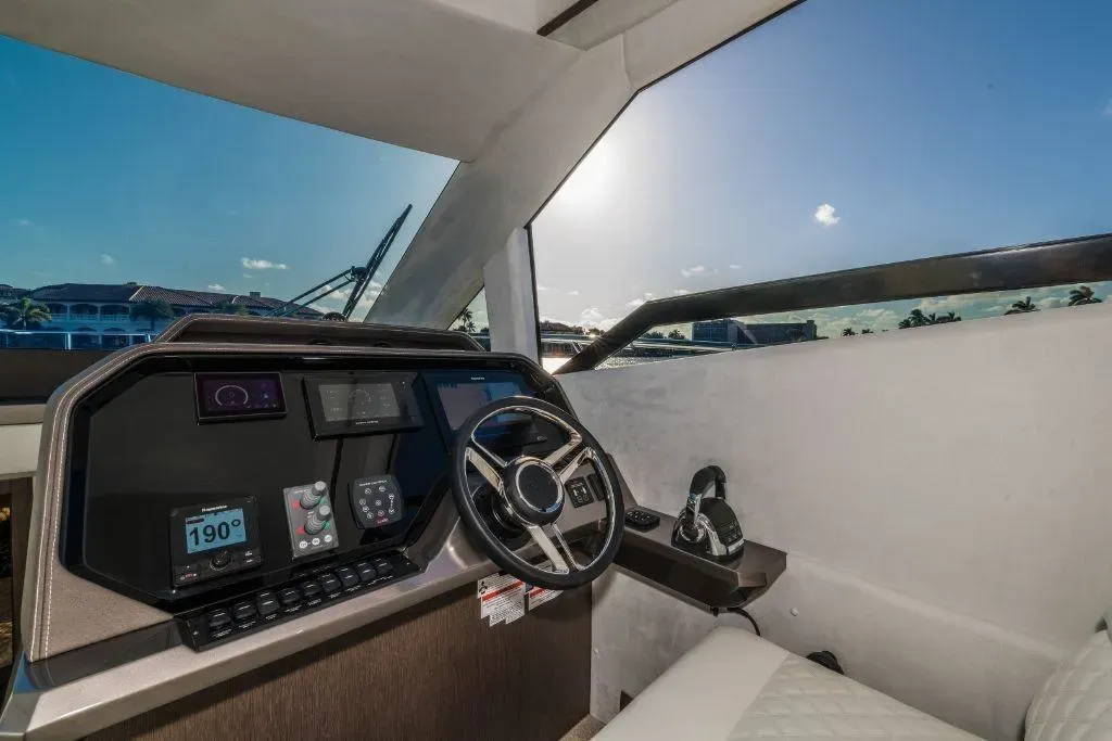 2026 Galeon 500 FLY Image Thumbnail #23