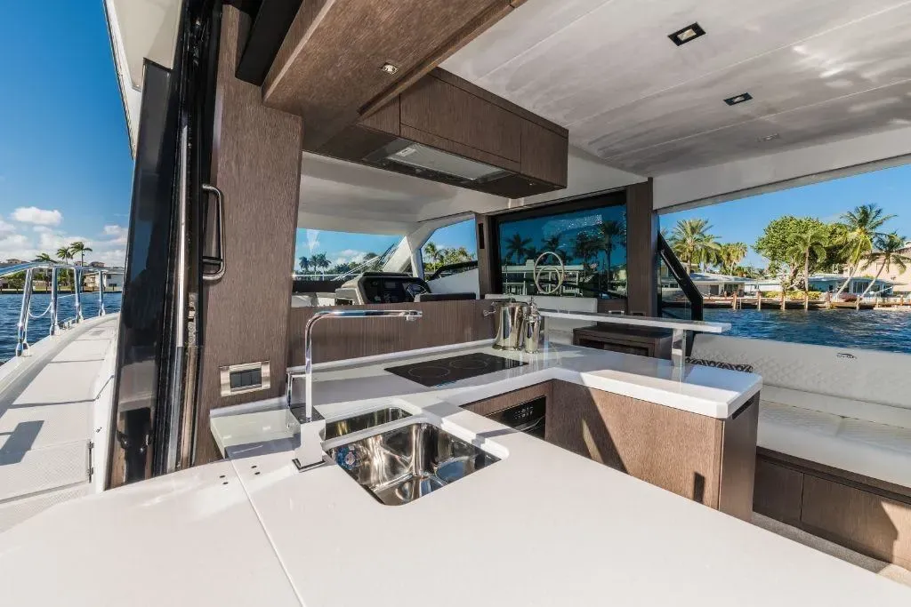 2026 Galeon 500 FLY Image Thumbnail #31