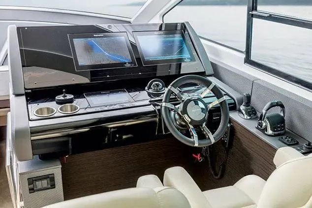 2025 Cruisers Yachts 60 Fly Image Thumbnail #11