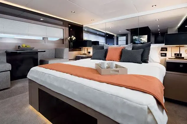 2025 Cruisers Yachts 60 Fly Image Thumbnail #13