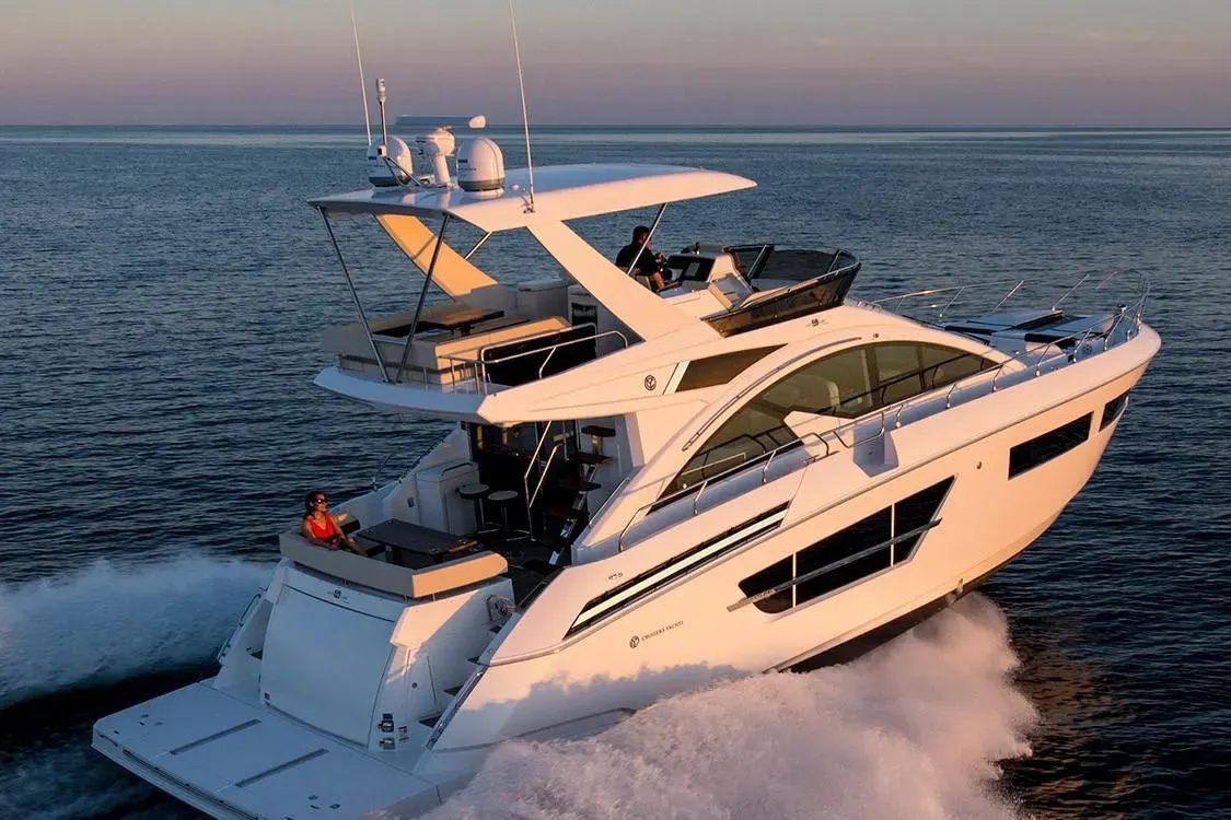 2025 Cruisers Yachts 60 Fly Image Thumbnail #2