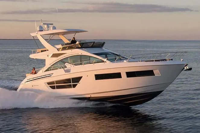 2025 Cruisers Yachts 60 Fly Image Thumbnail #4