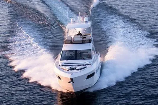 2025 Cruisers Yachts 60 Fly Image Thumbnail #5