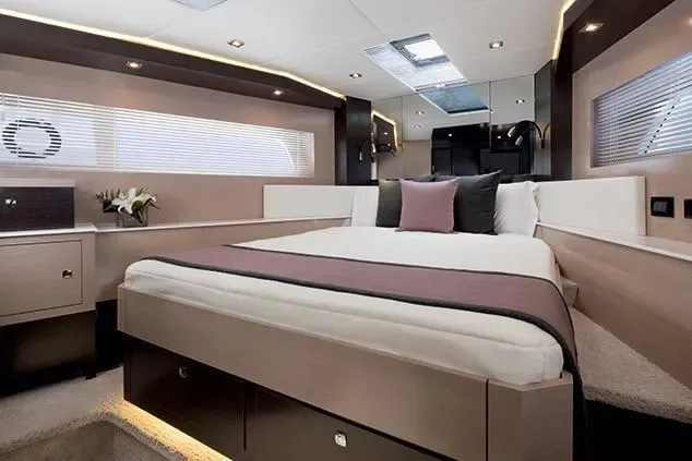 2025 Cruisers Yachts 60 Fly Image Thumbnail #15