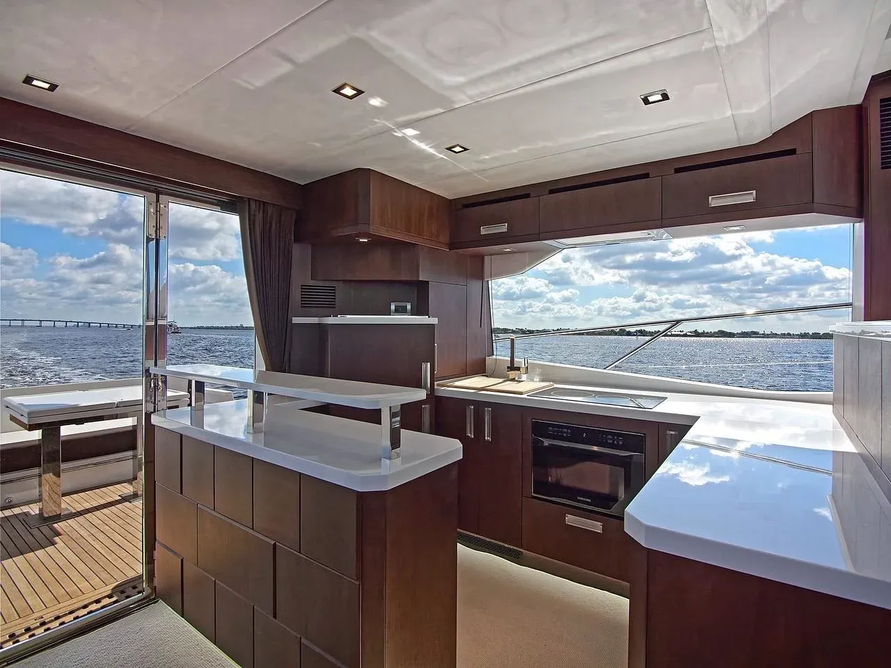 2025 Galeon 560 SKY Image Thumbnail #9