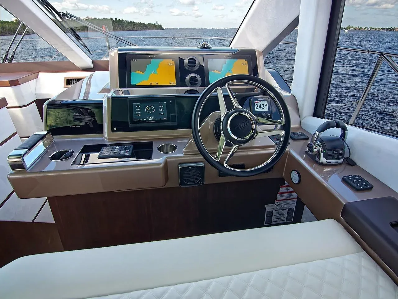 2025 Galeon 560 SKY Image Thumbnail #16