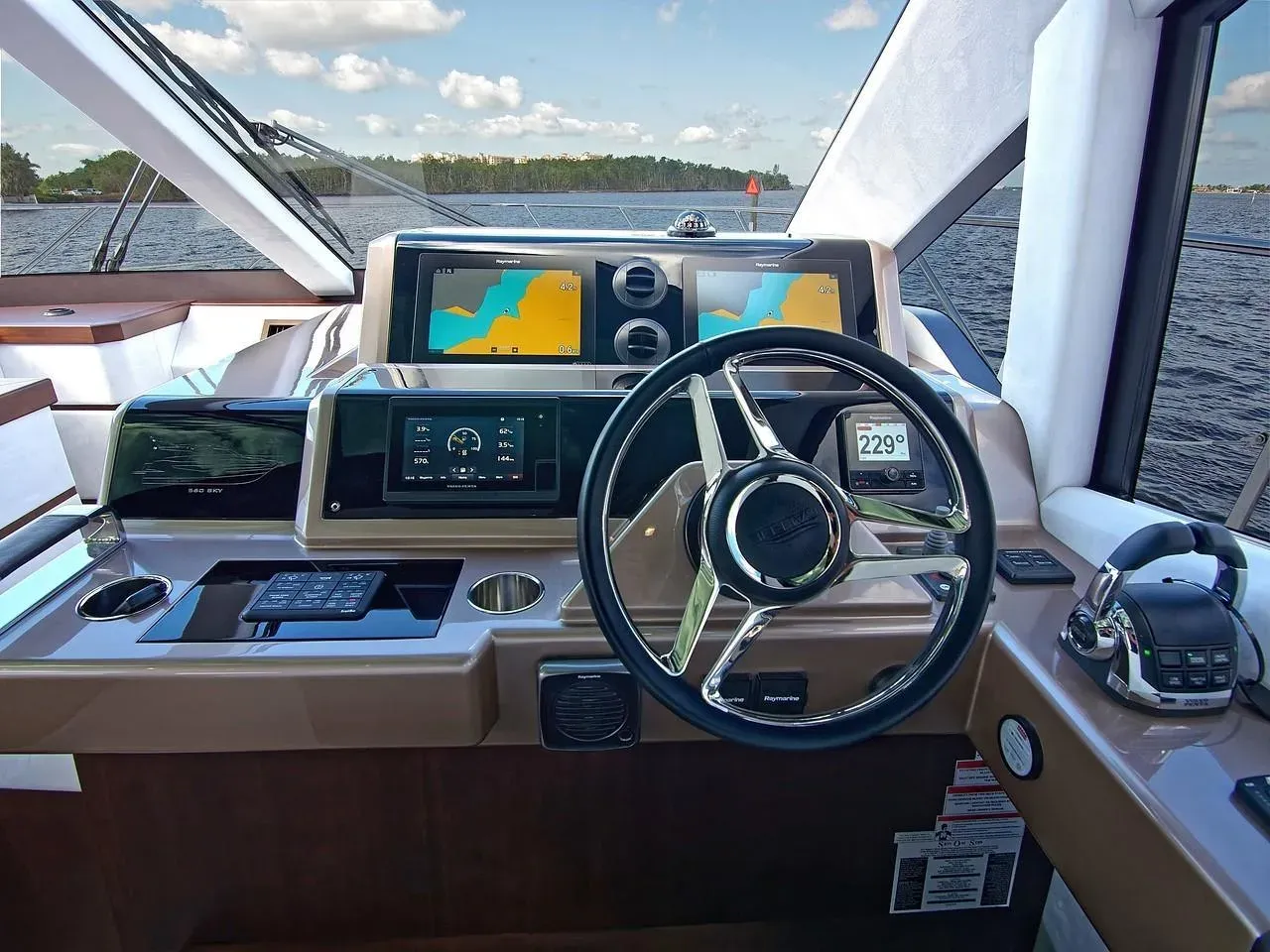 2025 Galeon 560 SKY Image Thumbnail #17