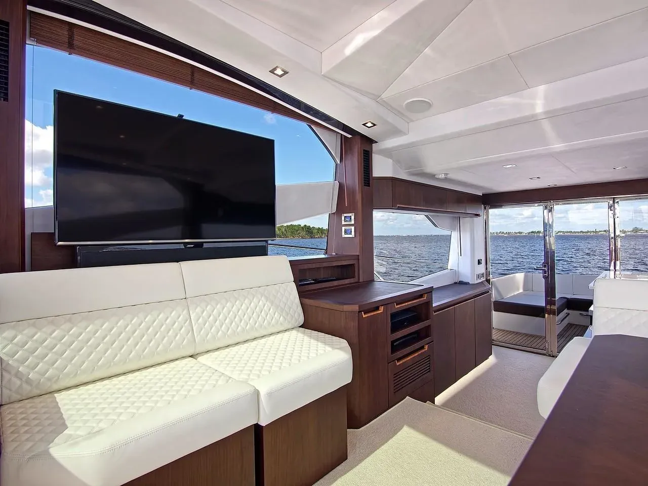 2025 Galeon 560 SKY Image Thumbnail #26
