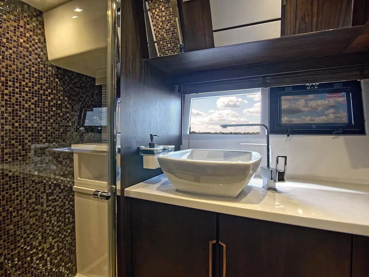 2025 Galeon 560 SKY Image Thumbnail #30