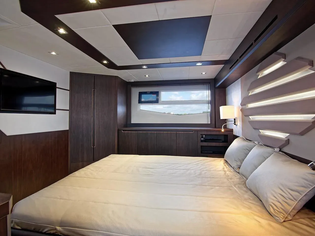 2025 Galeon 560 SKY Image Thumbnail #31
