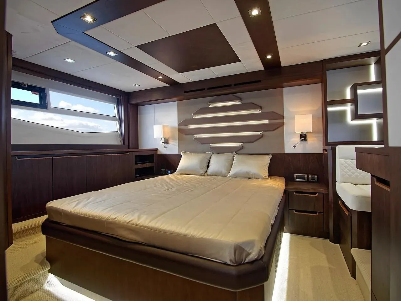 2025 Galeon 560 SKY Image Thumbnail #34