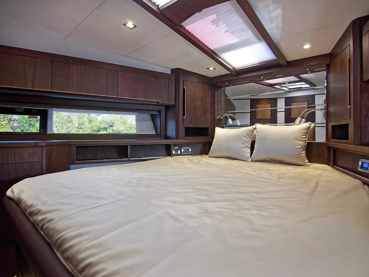 2025 Galeon 560 SKY Image Thumbnail #37