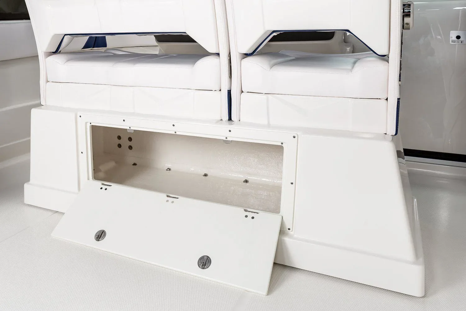 2023 Chaparral 300 OSX Image Thumbnail #14