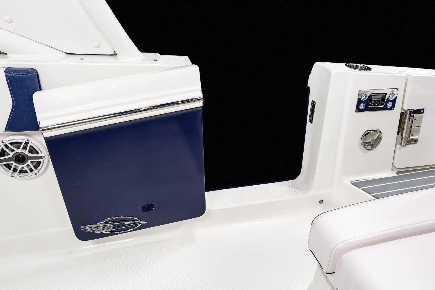 2023 Chaparral 300 OSX Image Thumbnail #20