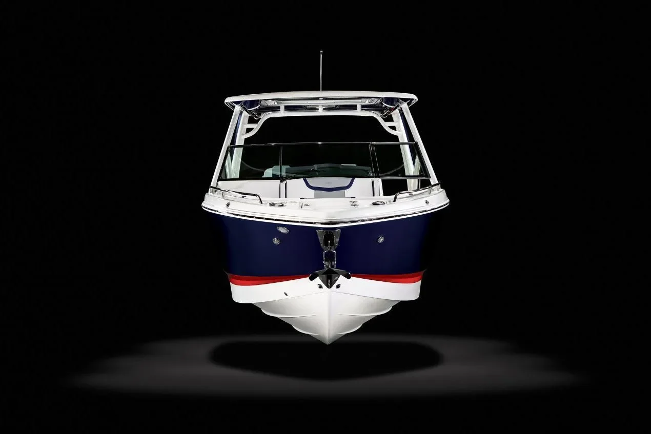 2023 Chaparral 300 OSX Image Thumbnail #4